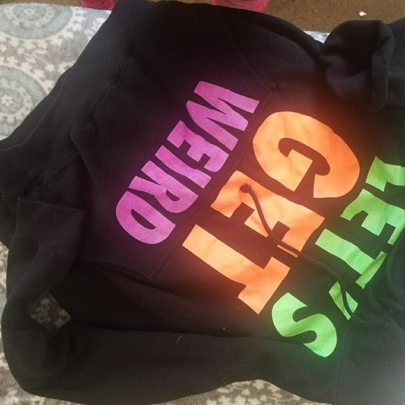 Sweatshirt - Picture 1 of 3